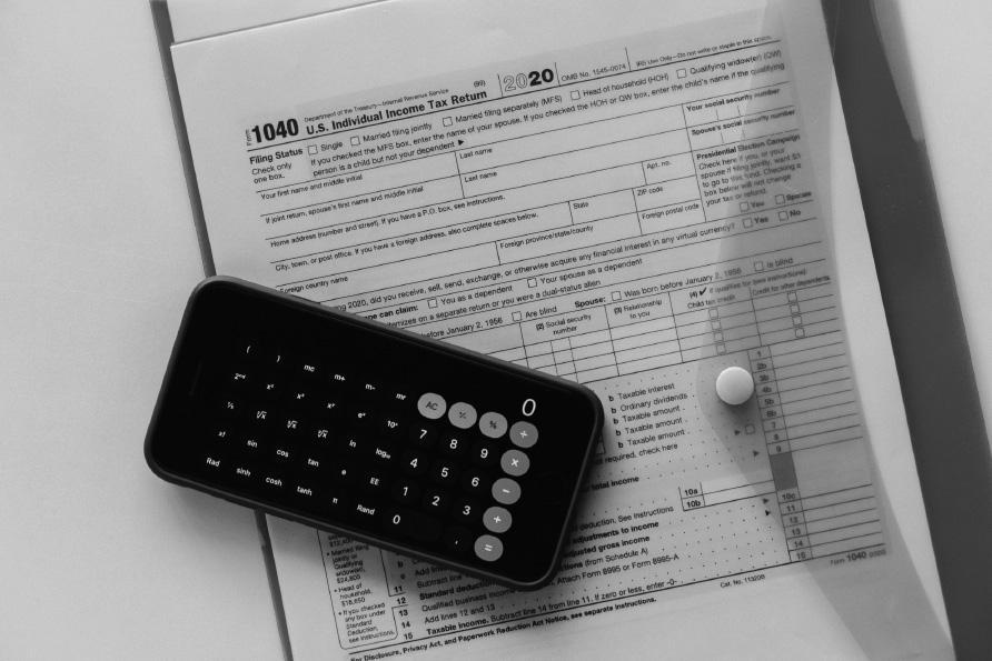 Bandi, agevolazioni per imprese e privati e pratiche telematiche